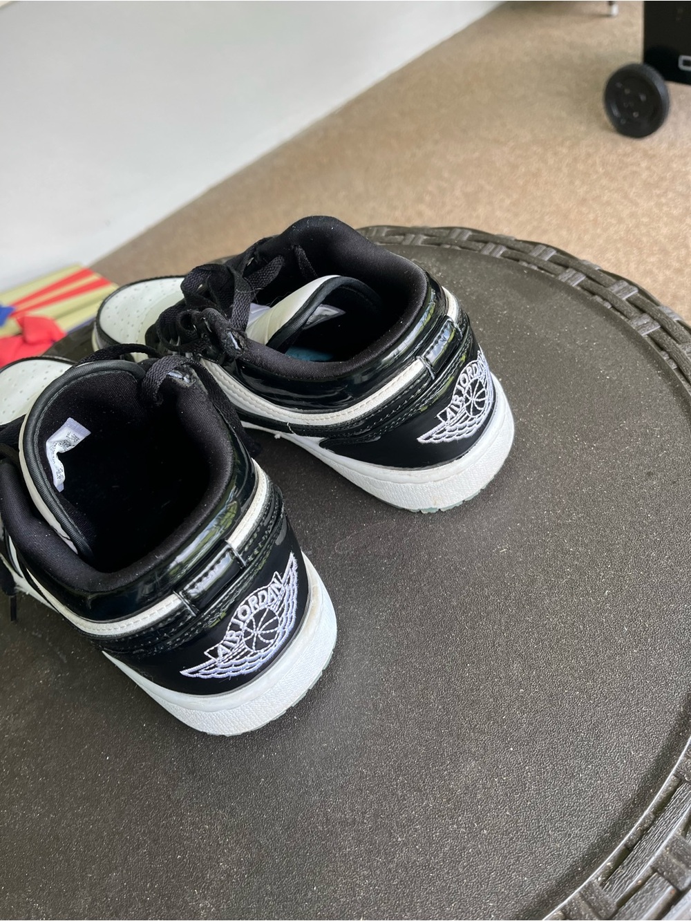 Jordan Low-Top Sneakers in Black and White Patent leather - Picture 3 of 6